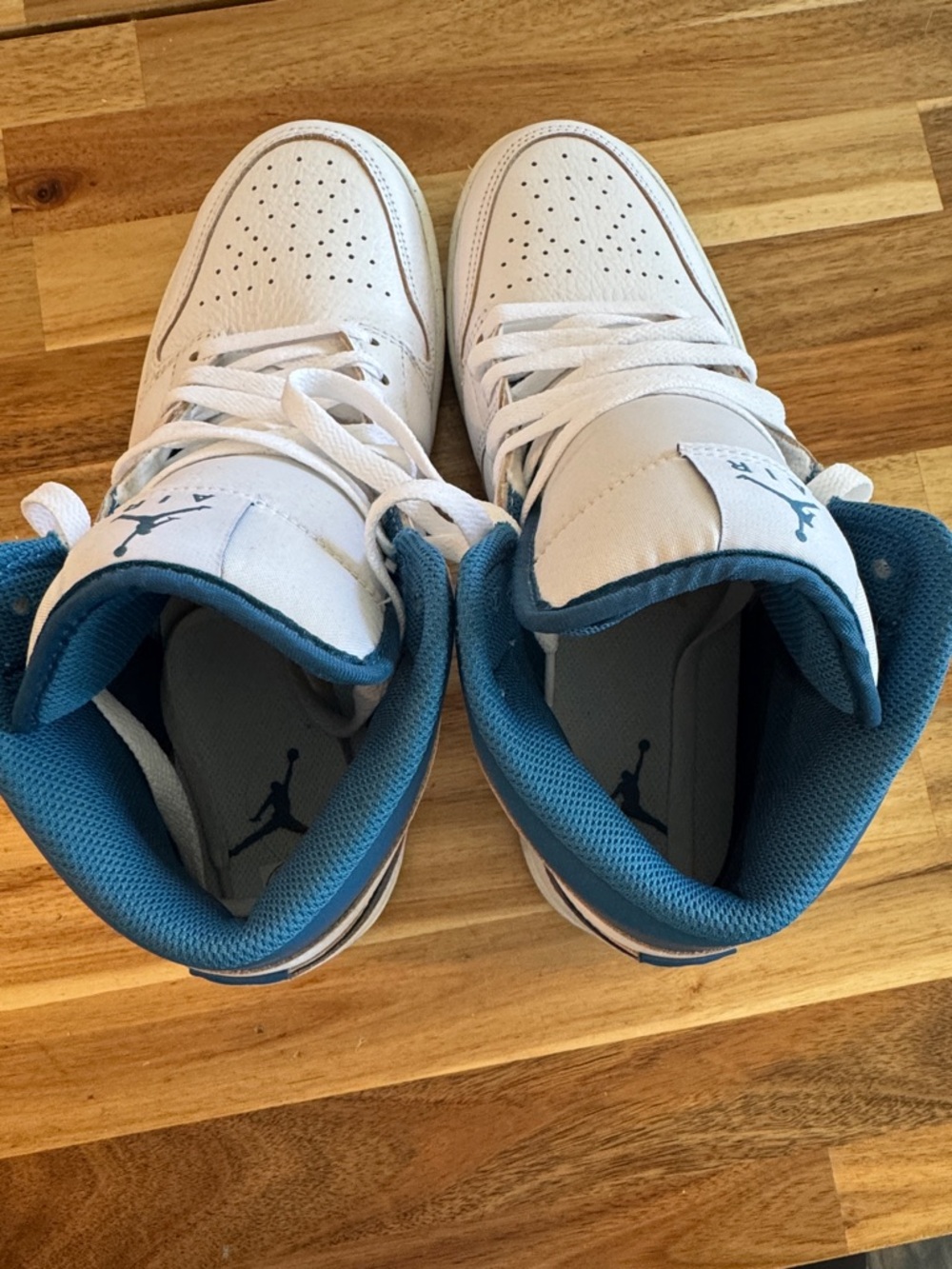 Nike Air Jordan 1 Mid Sneakers - Picture 5 of 8